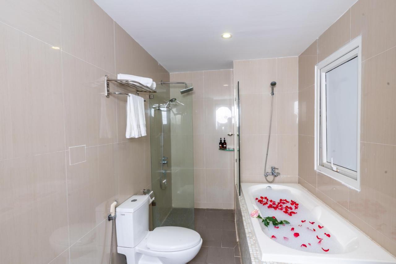 Dubai Hotel Da Nang Bagian luar foto